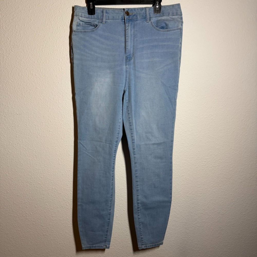 Forever 21 Jeans Womens 12 Blue Denim Streetwear Light Wash Slim Fit‎ Skinny Leg